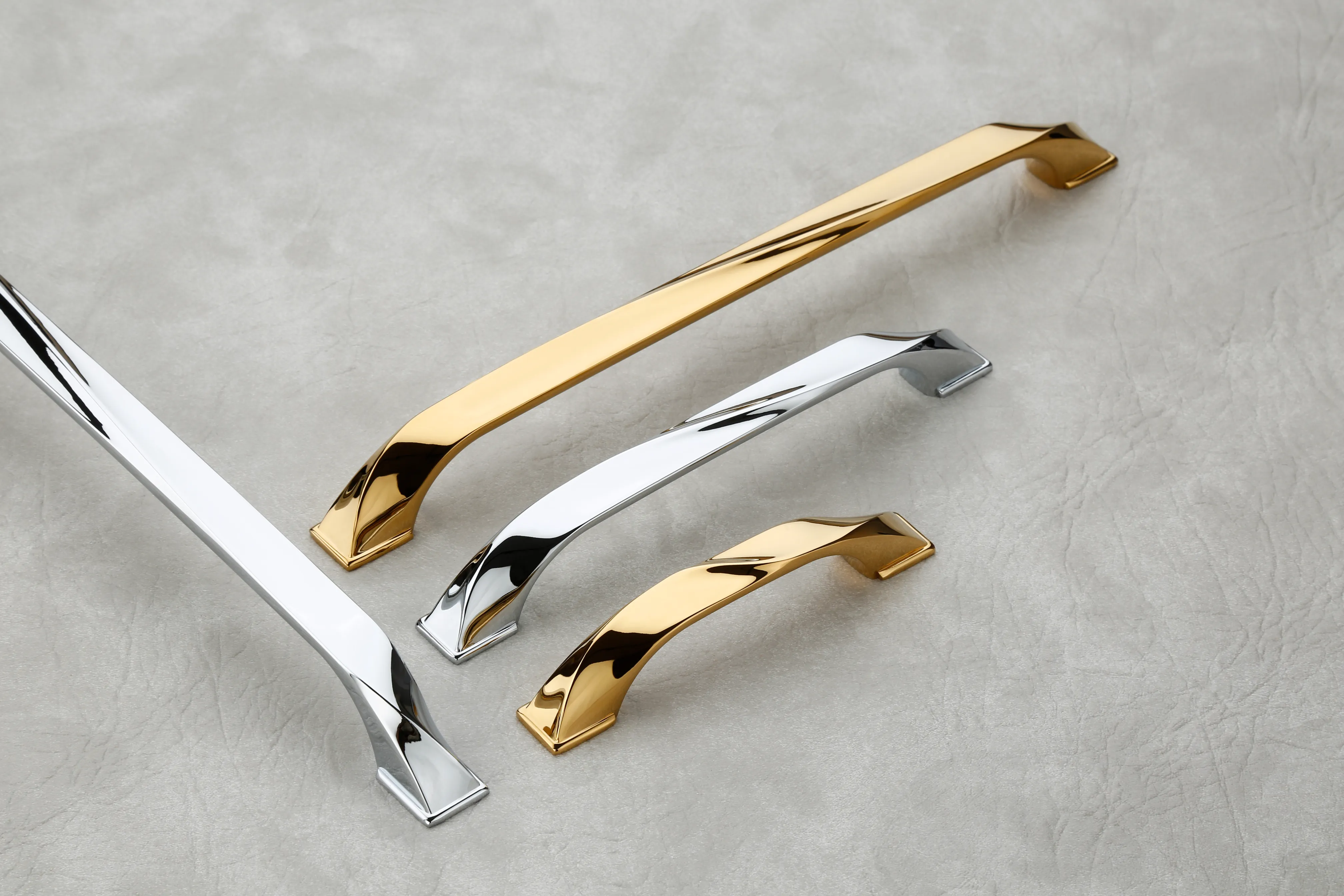 MARKER Cabinet Handle